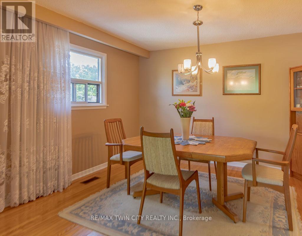 20 Manorcrest Street, Brampton, Ontario  L6S 2X1 - Photo 15 - W12885846