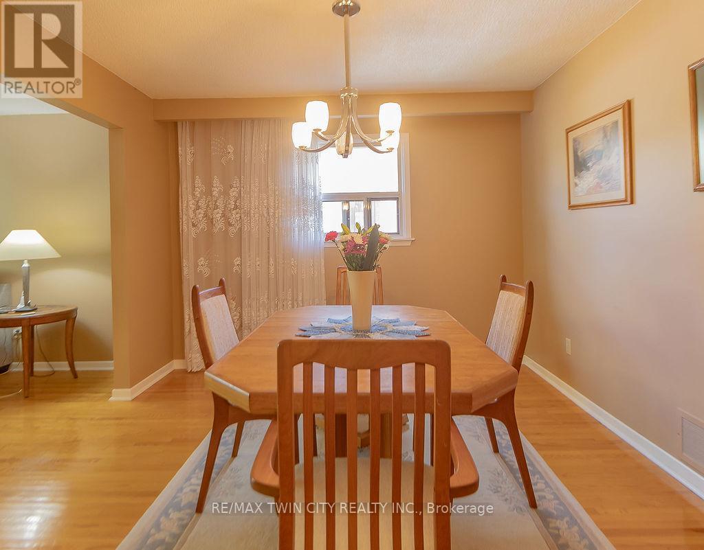 20 Manorcrest Street, Brampton, Ontario  L6S 2X1 - Photo 17 - W12885846