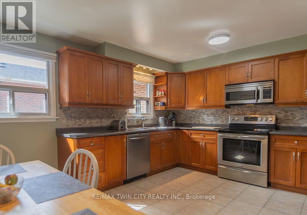 20 Manorcrest Street, Brampton, Ontario  L6S 2X1 - Photo 18 - W12885846