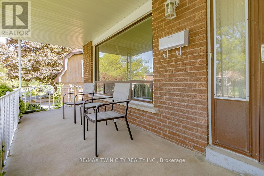 20 Manorcrest Street, Brampton, Ontario  L6S 2X1 - Photo 4 - W12885846