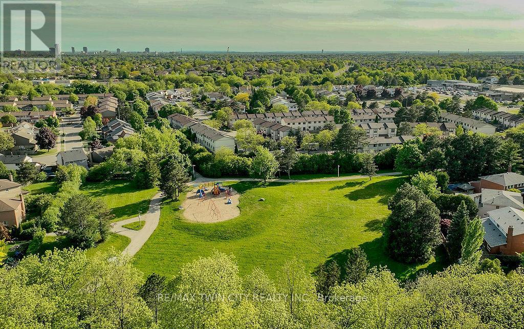 20 Manorcrest Street, Brampton, Ontario  L6S 2X1 - Photo 8 - W12885846