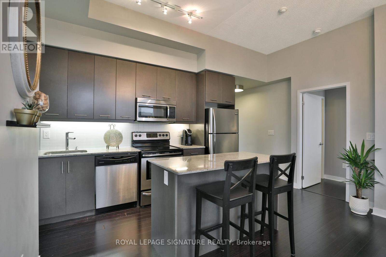 602 - 365 Prince Of Wales Drive, Mississauga (City Centre), Ontario  L5B 0G6 - Photo 2 - W12885848