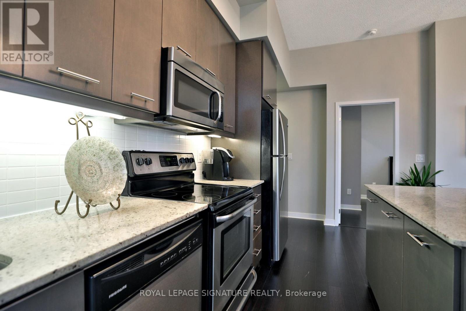 602 - 365 Prince Of Wales Drive, Mississauga (City Centre), Ontario  L5B 0G6 - Photo 5 - W12885848