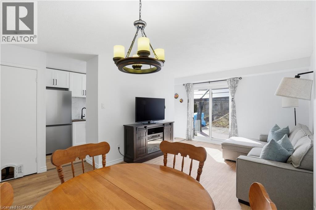 70 Gledhill Crescent, Hamilton, Ontario  L9C 6H4 - Photo 3 - 40811322