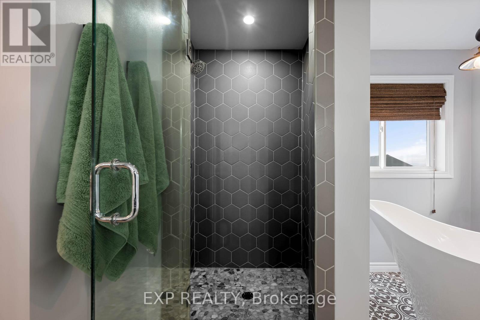 209 Drenters Court, Guelph/eramosa, Ontario  N0B 2K0 - Photo 40 - X12885752