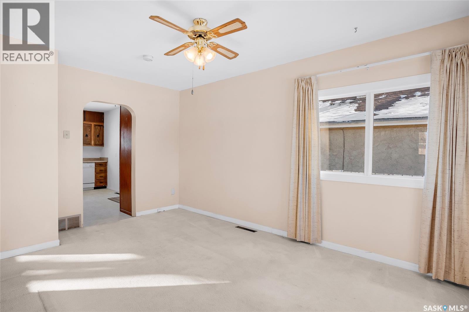 214 Q Avenue N, Saskatoon, Saskatchewan  S7L 2X6 - Photo 3 - SK030479