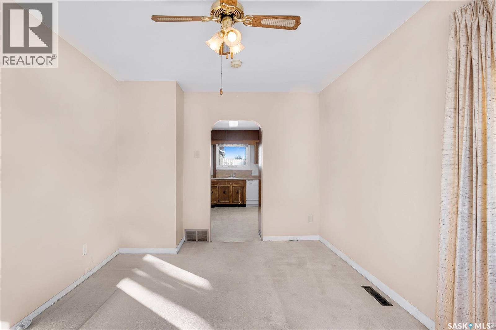 214 Q Avenue N, Saskatoon, Saskatchewan  S7L 2X6 - Photo 4 - SK030479