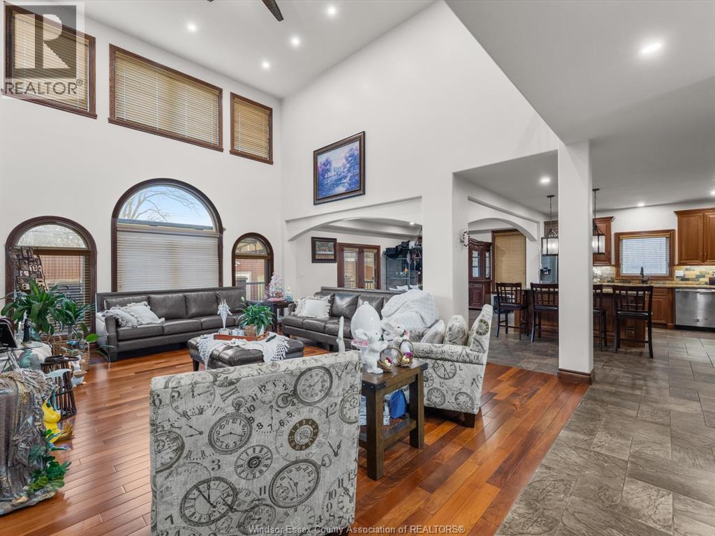 201 Ellison, Leamington, Ontario  N8H 5J2 - Photo 5 - 26005428