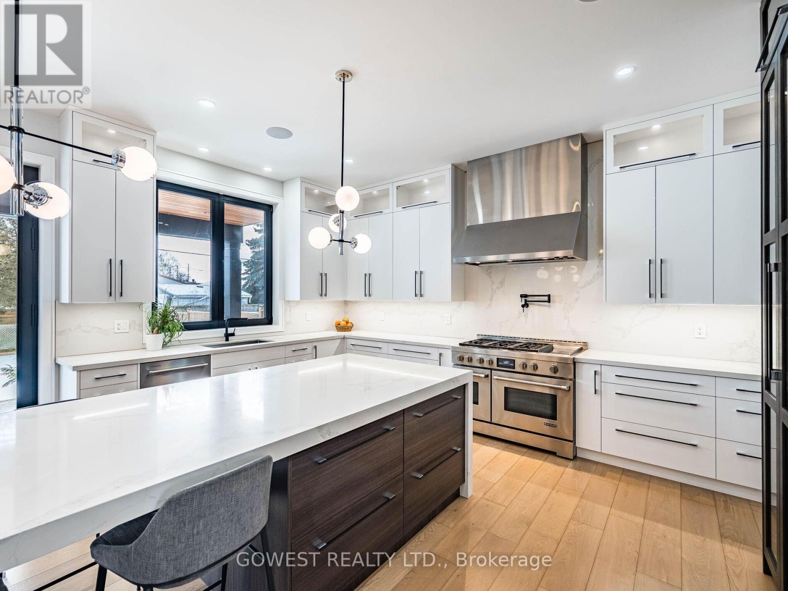 402 Niar Avenue, Mississauga (Mineola), Ontario  L5G 1W3 - Photo 18 - W12728338