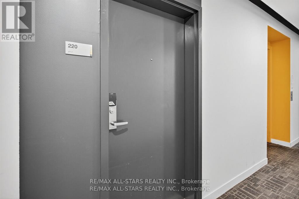 220 - 1800 Simcoe Street N, Oshawa, Ontario  L1G 4X9 - Photo 3 - E12885888