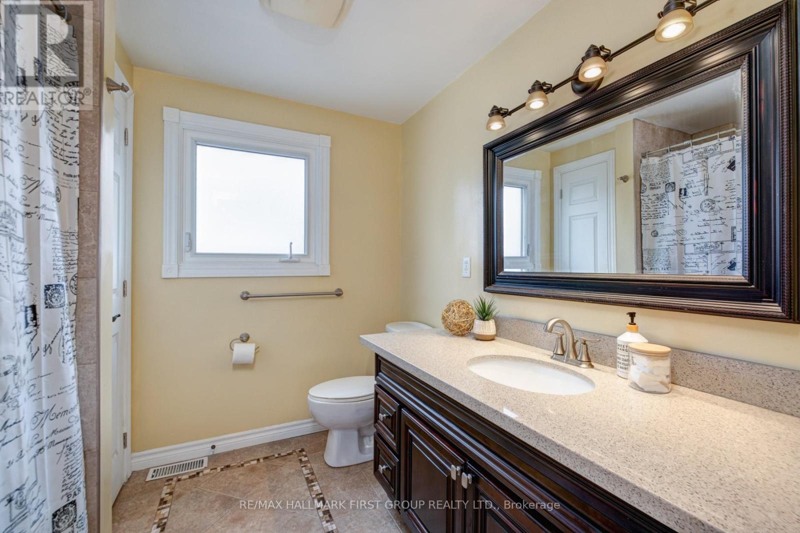 565 Birkdale Street, Oshawa (Donevan), Ontario  L1H 8C3 - Photo 14 - E12885892