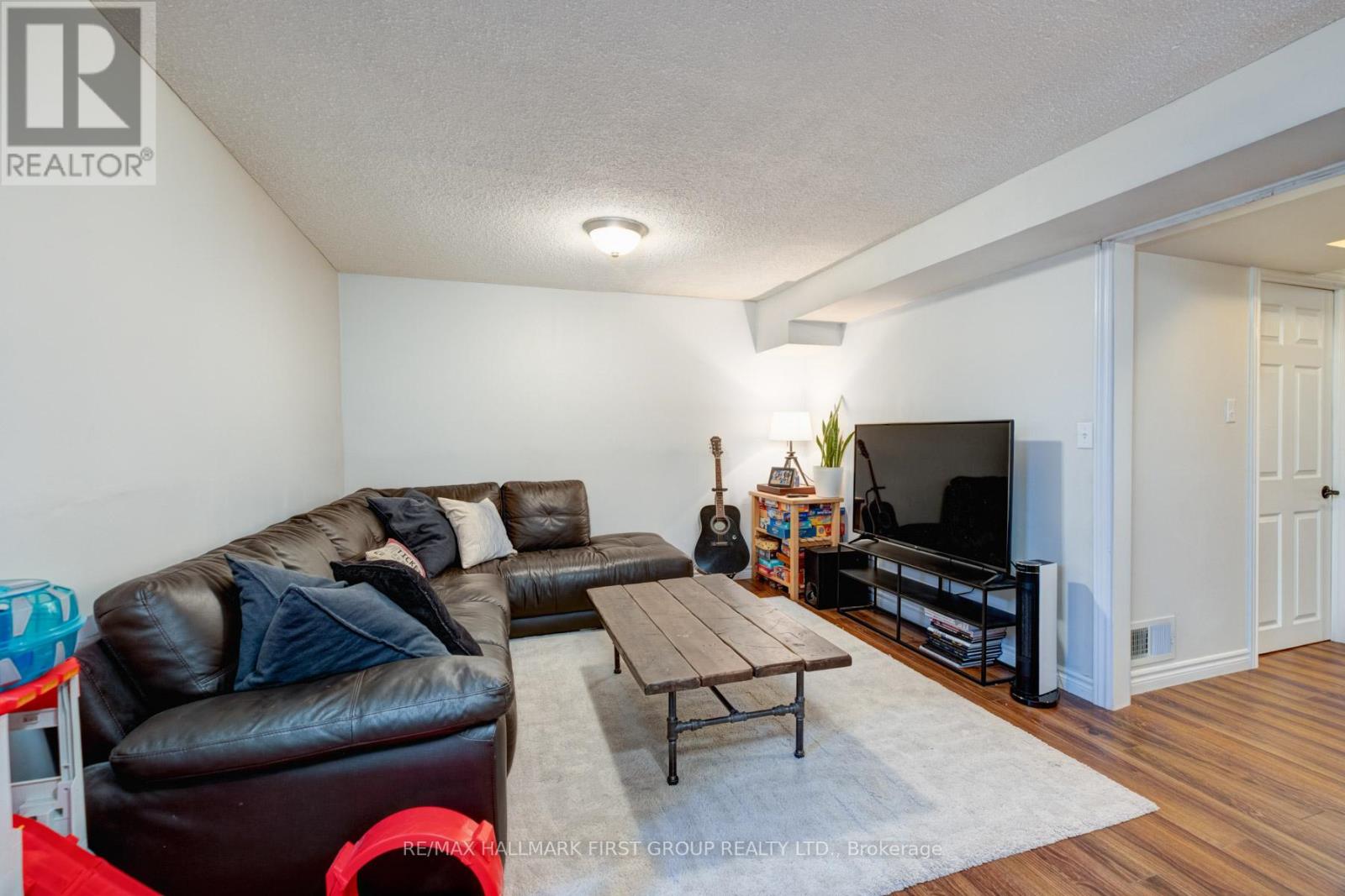 565 Birkdale Street, Oshawa (Donevan), Ontario  L1H 8C3 - Photo 19 - E12885892