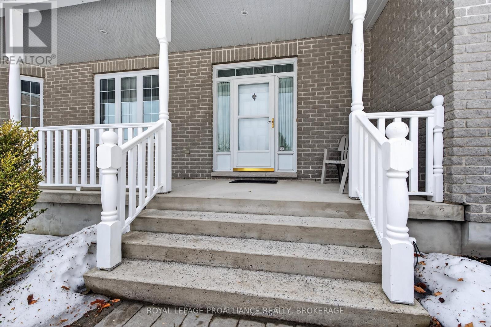 3953 Middle Woodland Drive, South Frontenac, Ontario  K0H 1X0 - Photo 3 - X12885932