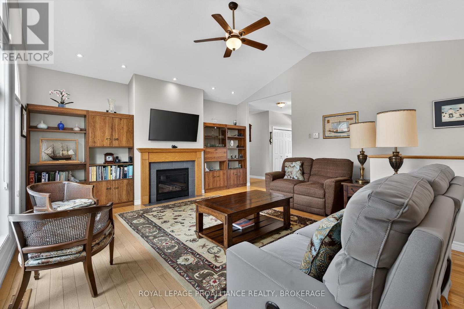 3953 Middle Woodland Drive, South Frontenac, Ontario  K0H 1X0 - Photo 8 - X12885932