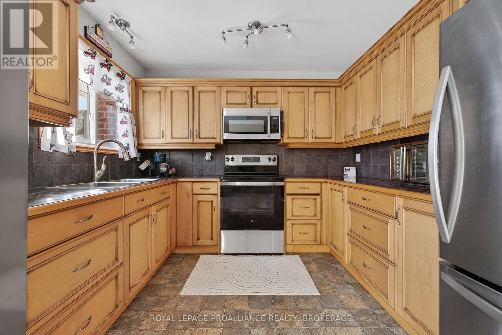 12 - 23 Addington Street, Loyalist, Ontario  K7N 1C6 - Photo 9 - X12885992