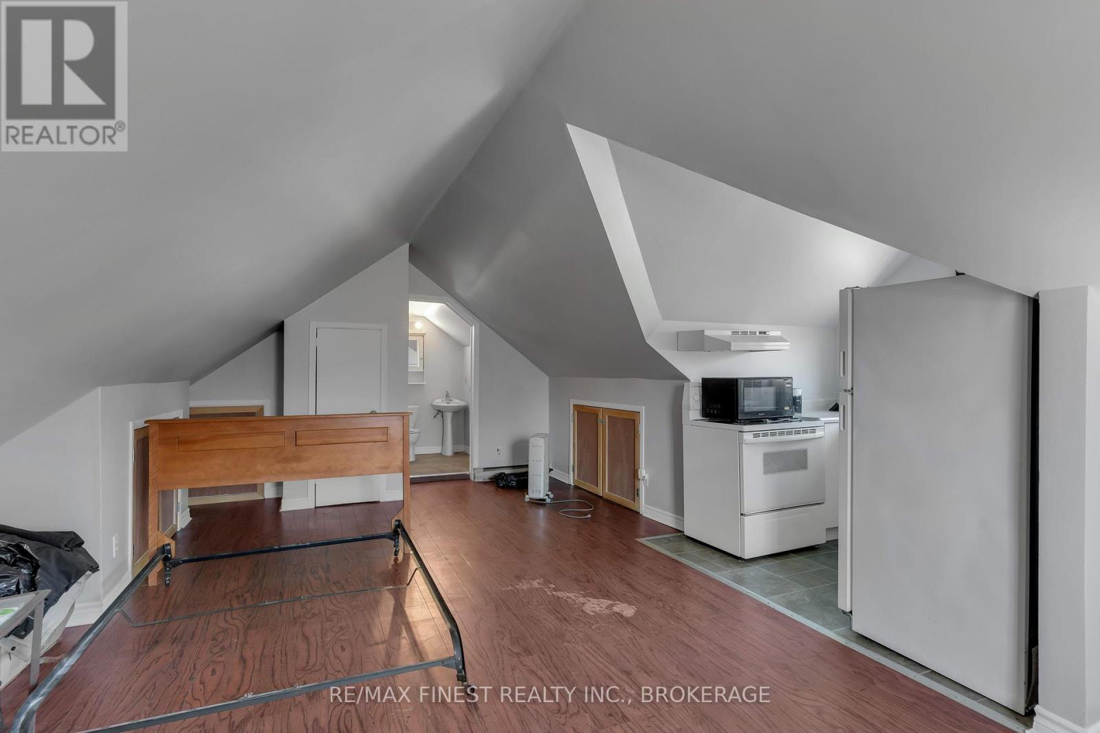 5002 Highway 2, Gananoque, Ontario  K7G 2V6 - Photo 35 - X12886088