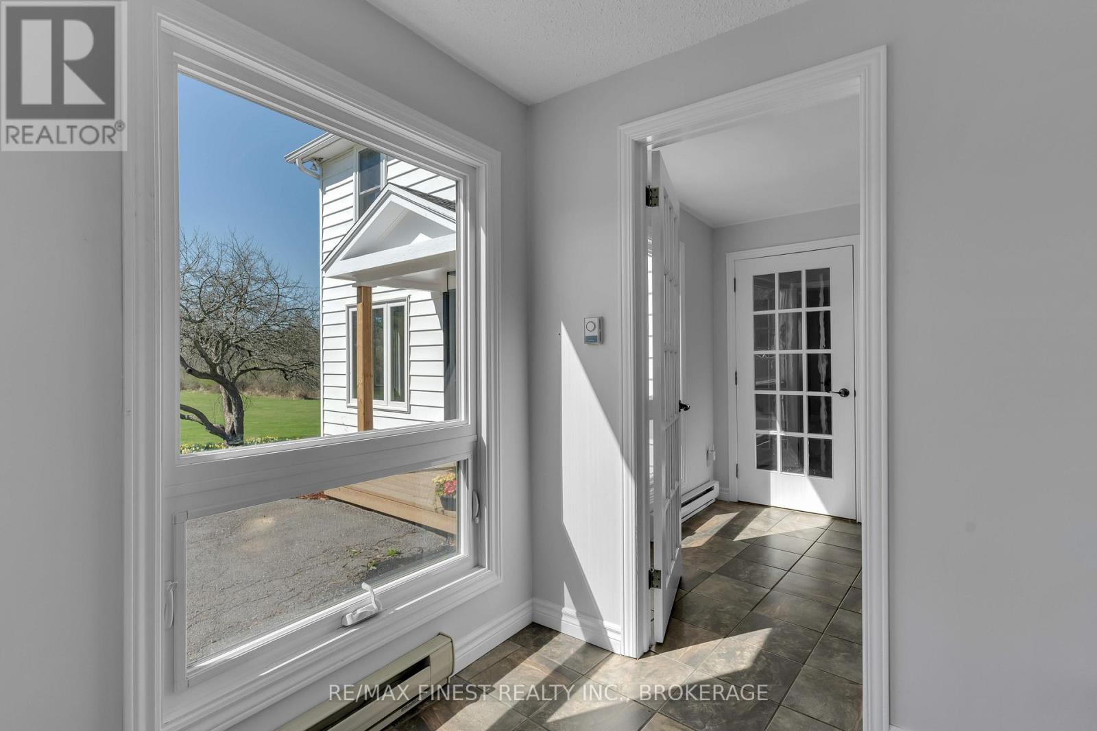 5002 Highway 2, Gananoque, Ontario  K7G 2V6 - Photo 5 - X12886088