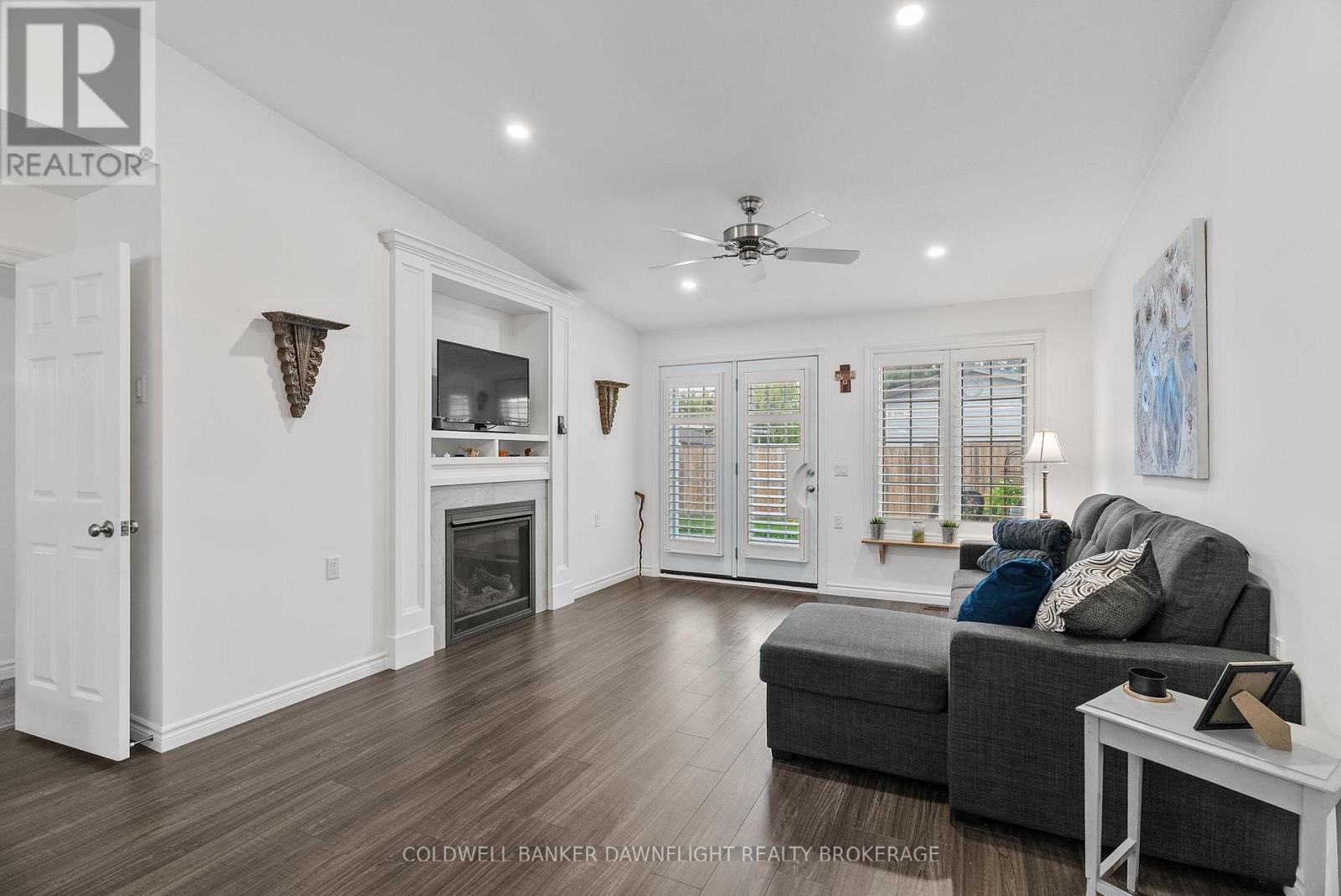 Photo 15 of 44 for 18 Devon Drive