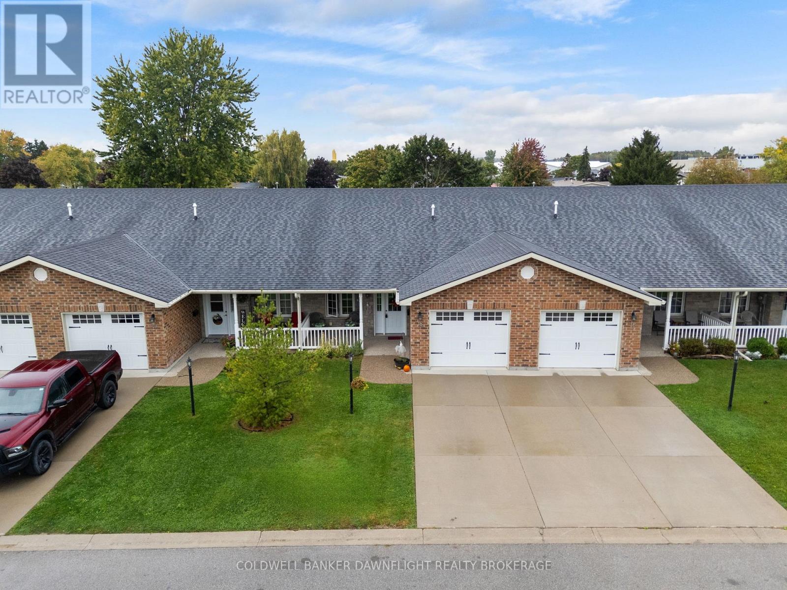 18 Devon Drive, South Huron, Ontario  N0M 1S3 - Photo 2 - X12885916