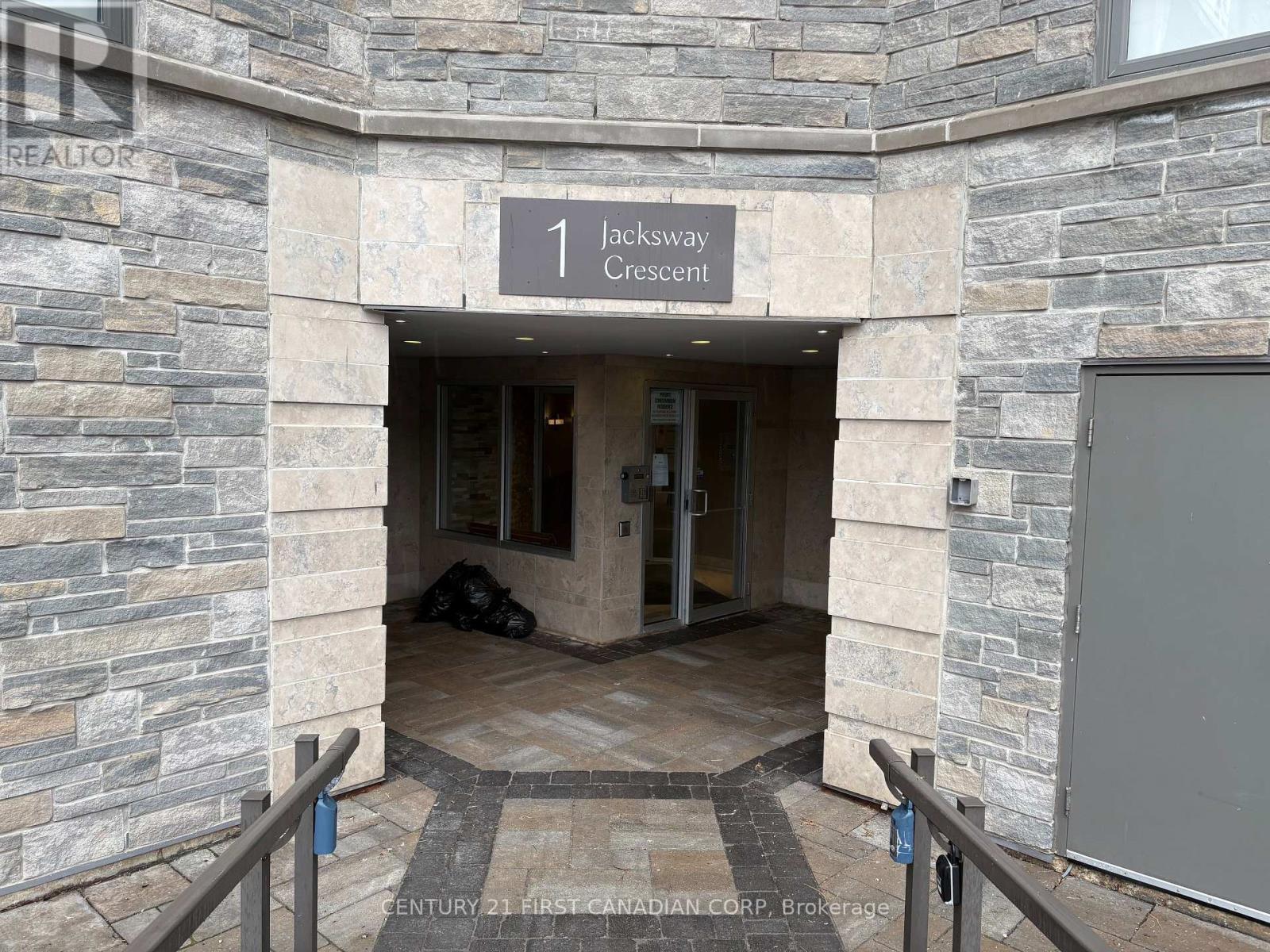 114 - 1 Jacksway Crescent, London North, Ontario N5X 3T5 - Photo 2 - X12886008