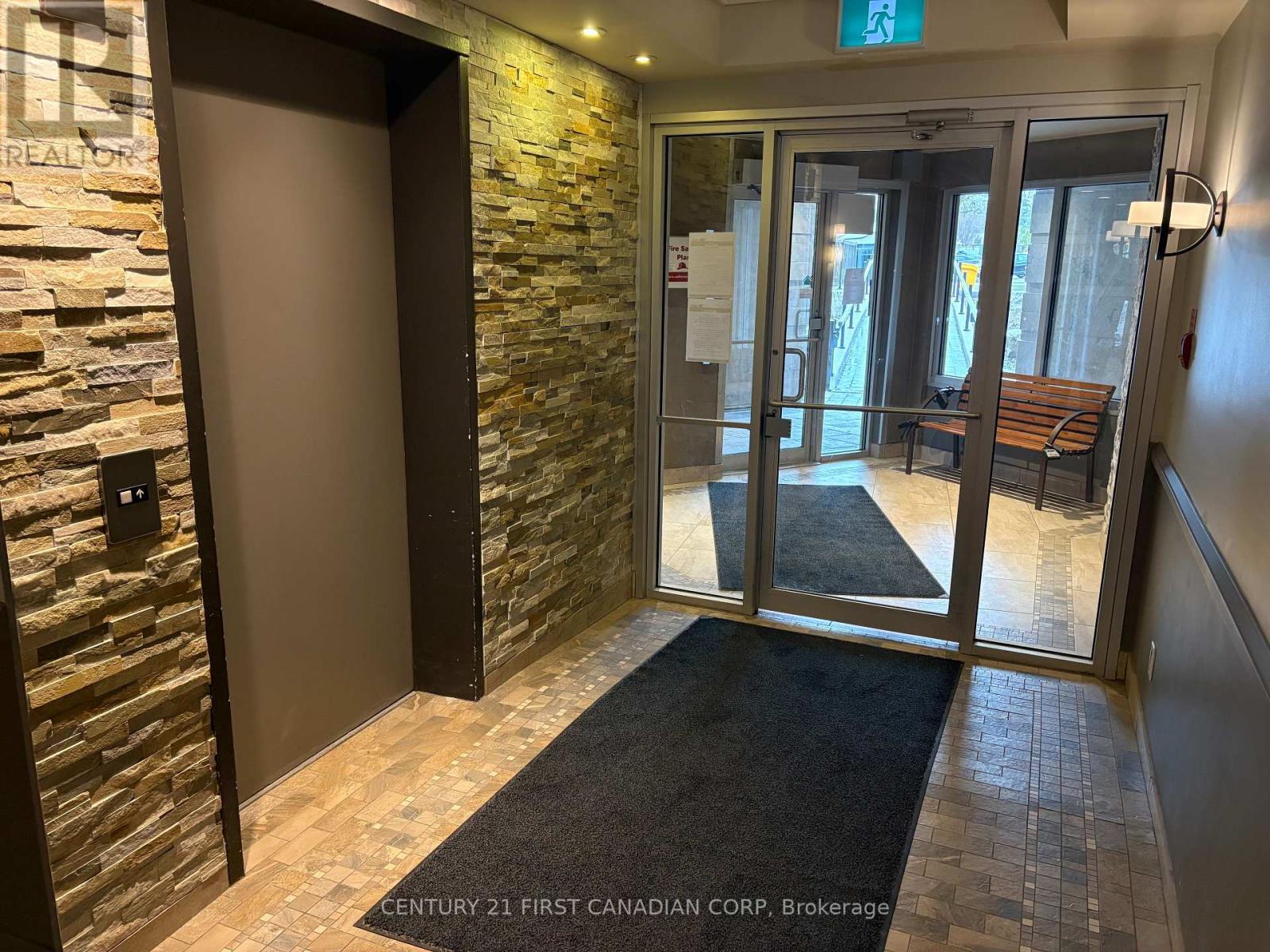 114 - 1 Jacksway Crescent, London North, Ontario N5X 3T5 - Photo 3 - X12886008