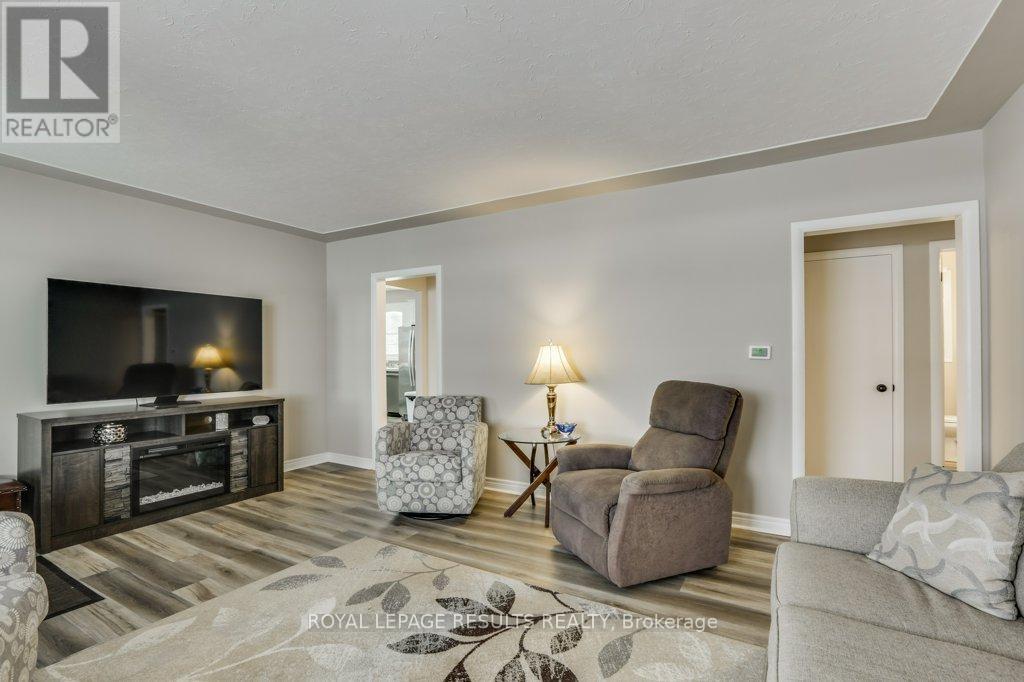 6247 Imperial Road, Malahide, Ontario  N5H 2R2 - Photo 8 - X12886170