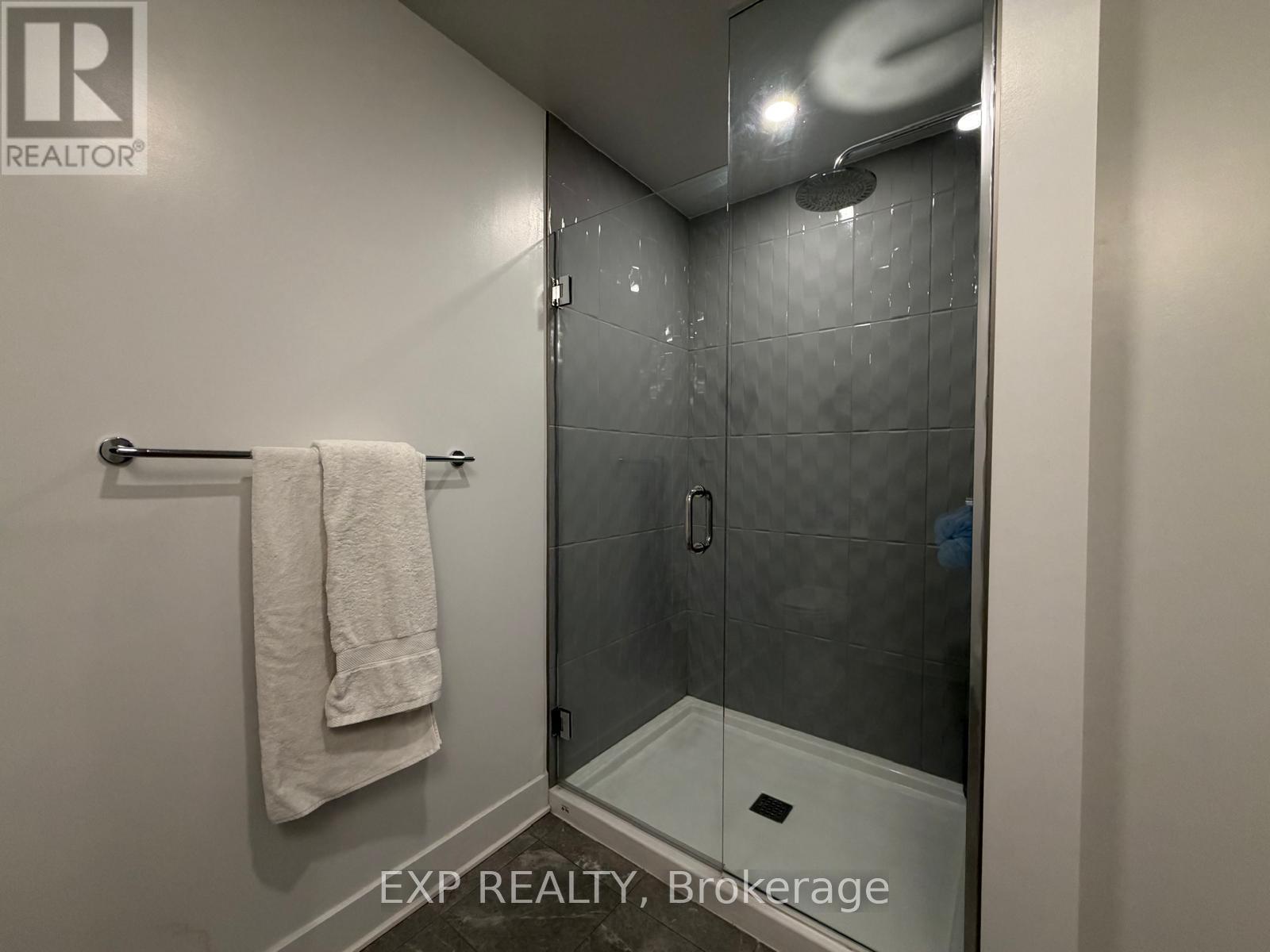 304 - 180 George Street, Ottawa, Ontario  K1N 0G8 - Photo 10 - X12885952