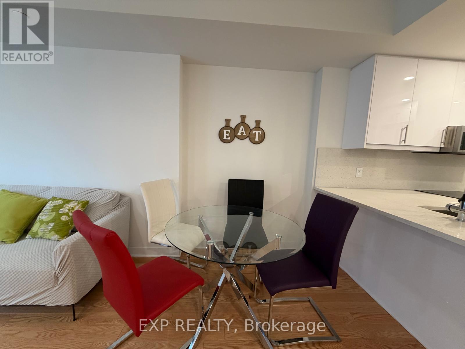 304 - 180 George Street, Ottawa, Ontario  K1N 0G8 - Photo 11 - X12885952