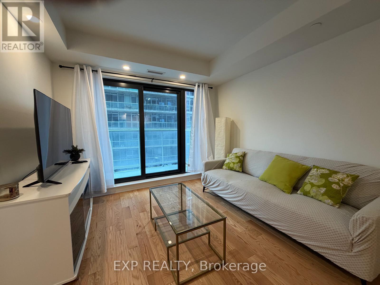 304 - 180 George Street, Ottawa, Ontario  K1N 0G8 - Photo 14 - X12885952