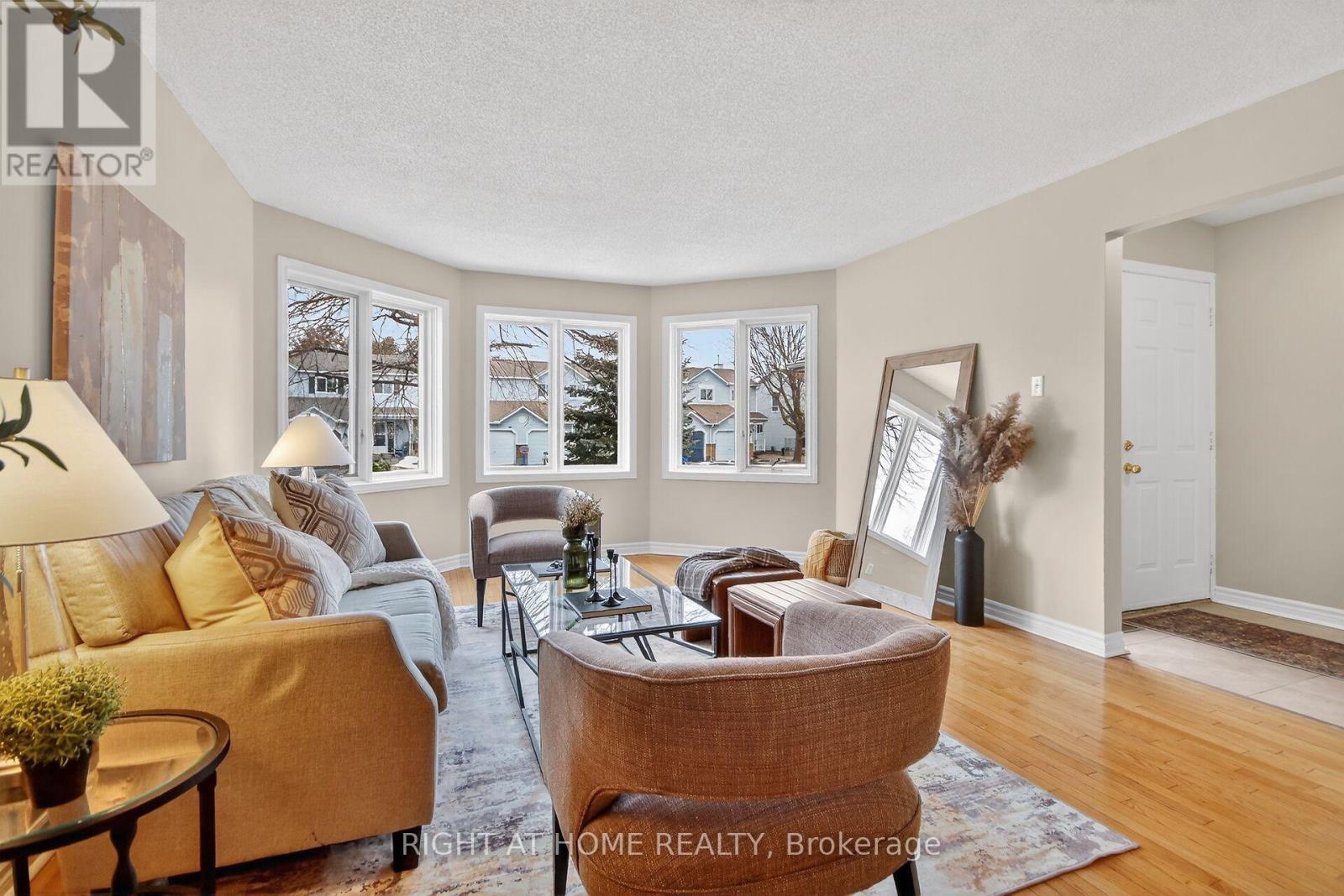 30 Randall James Drive, Ottawa, Ontario  K2S 1M4 - Photo 7 - X12886052