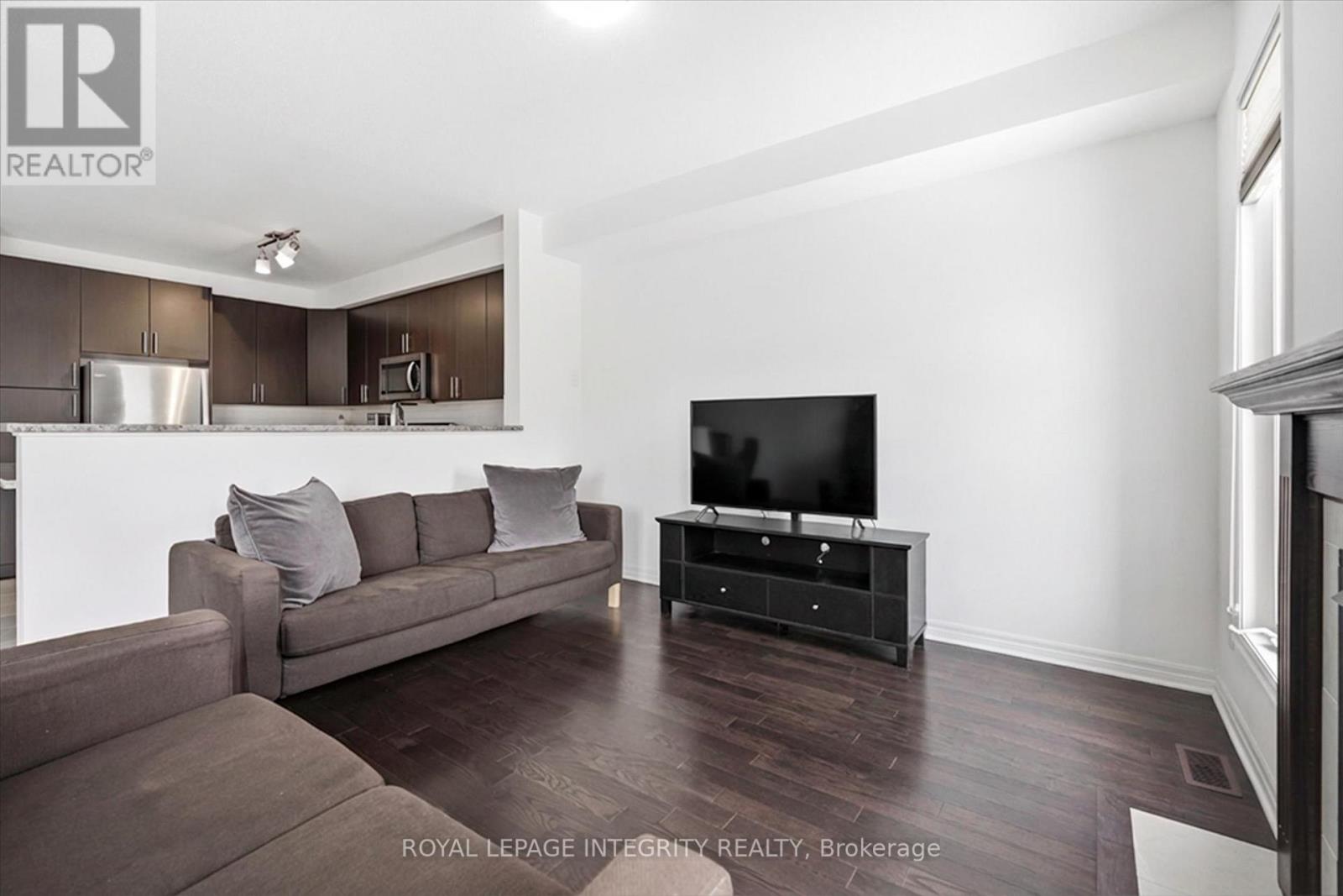 88 Chevron Place, Ottawa, Ontario  K1W 0L6 - Photo 12 - X12886114