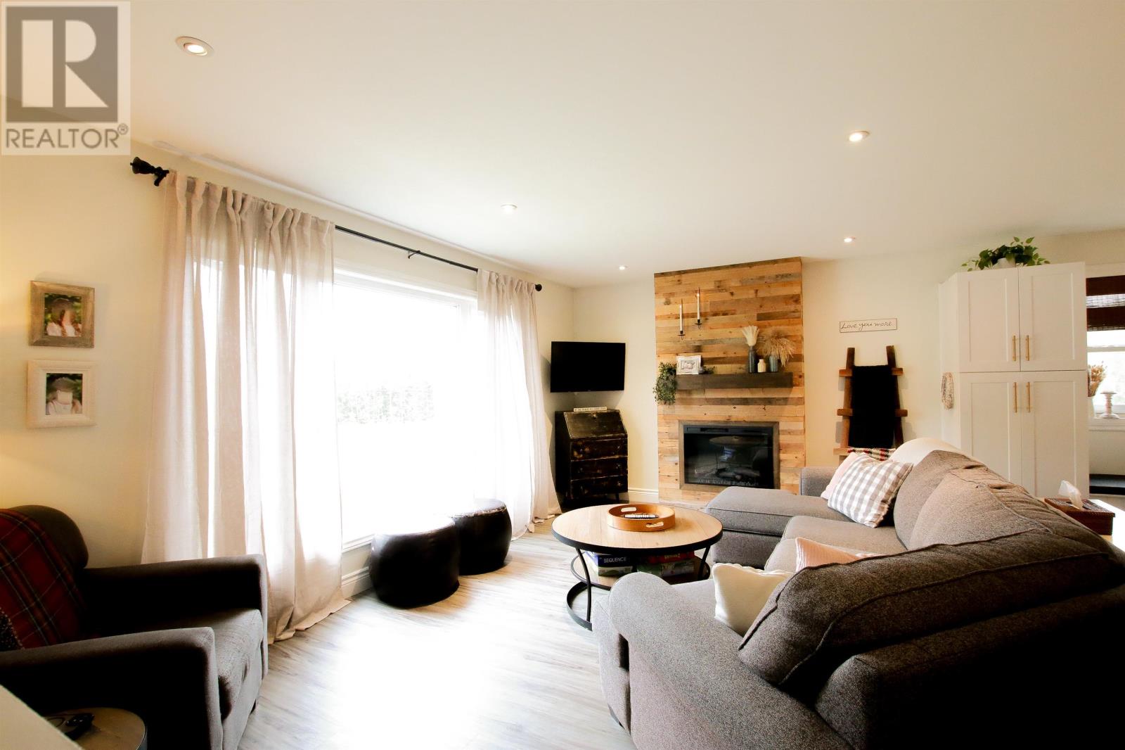 1 Wildwood Trail, Marathon, Ontario  P0T 2E0 - Photo 2 - TB2600432