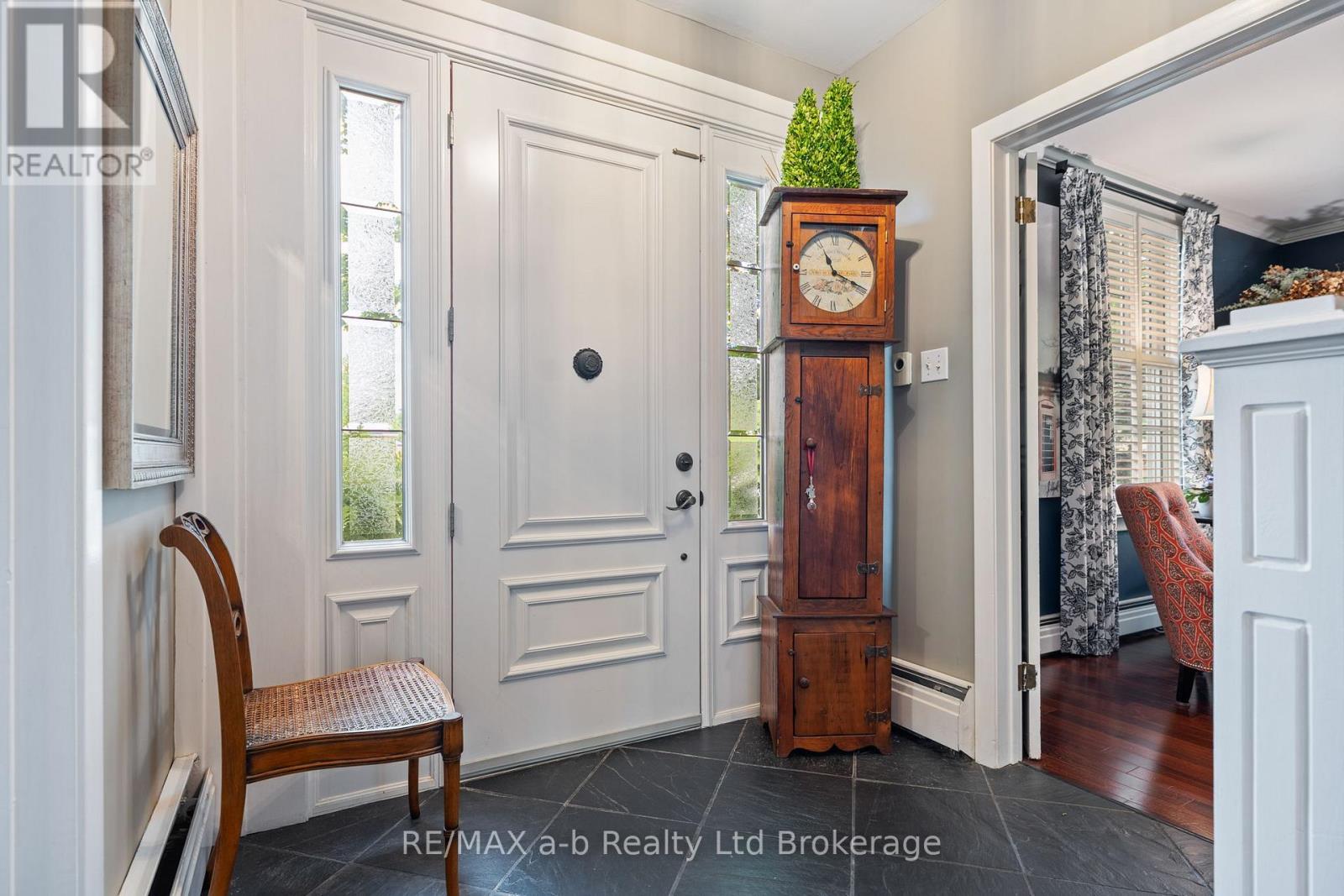 74 Centre Street, Aylmer, Ontario  N5H 2G5 - Photo 4 - X12886150