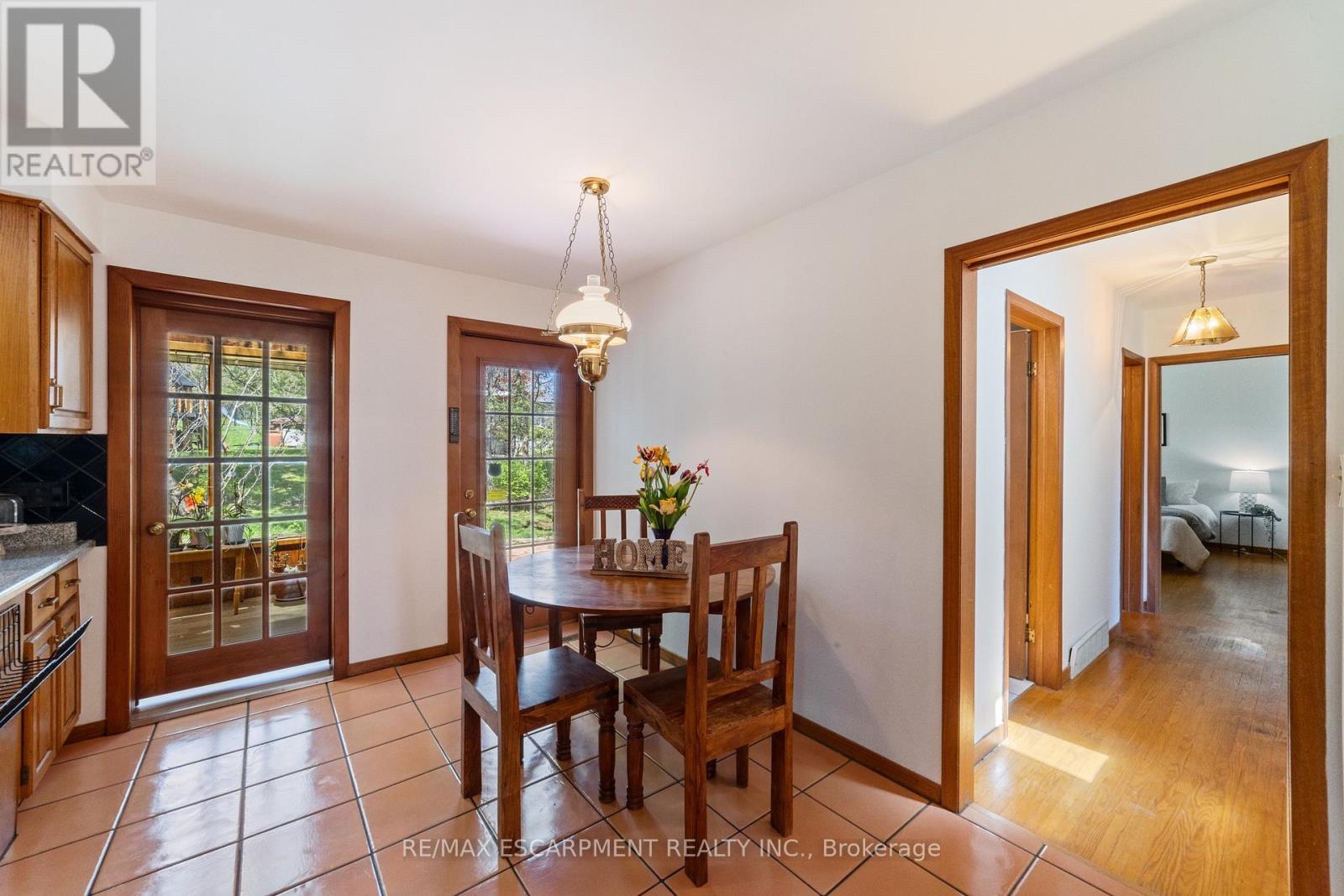 1411 Beaufort Drive, Burlington, Ontario  L7P 4V8 - Photo 15 - W12831732