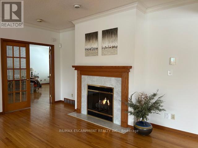 1411 Beaufort Drive, Burlington, Ontario  L7P 4V8 - Photo 8 - W12831732