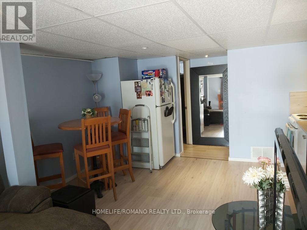 15 Pleasure Street, Kawartha Lakes, Ontario  K0M 1G0 - Photo 34 - X12884276