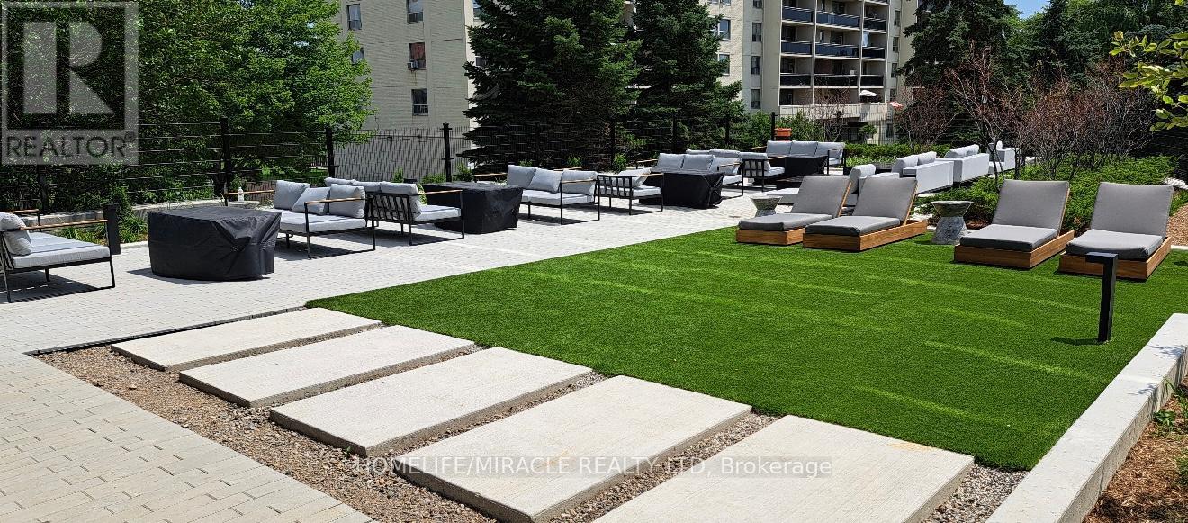 1321 - 86 Dundas Street E, Mississauga, Ontario  L5A 1W4 - Photo 23 - W12883746