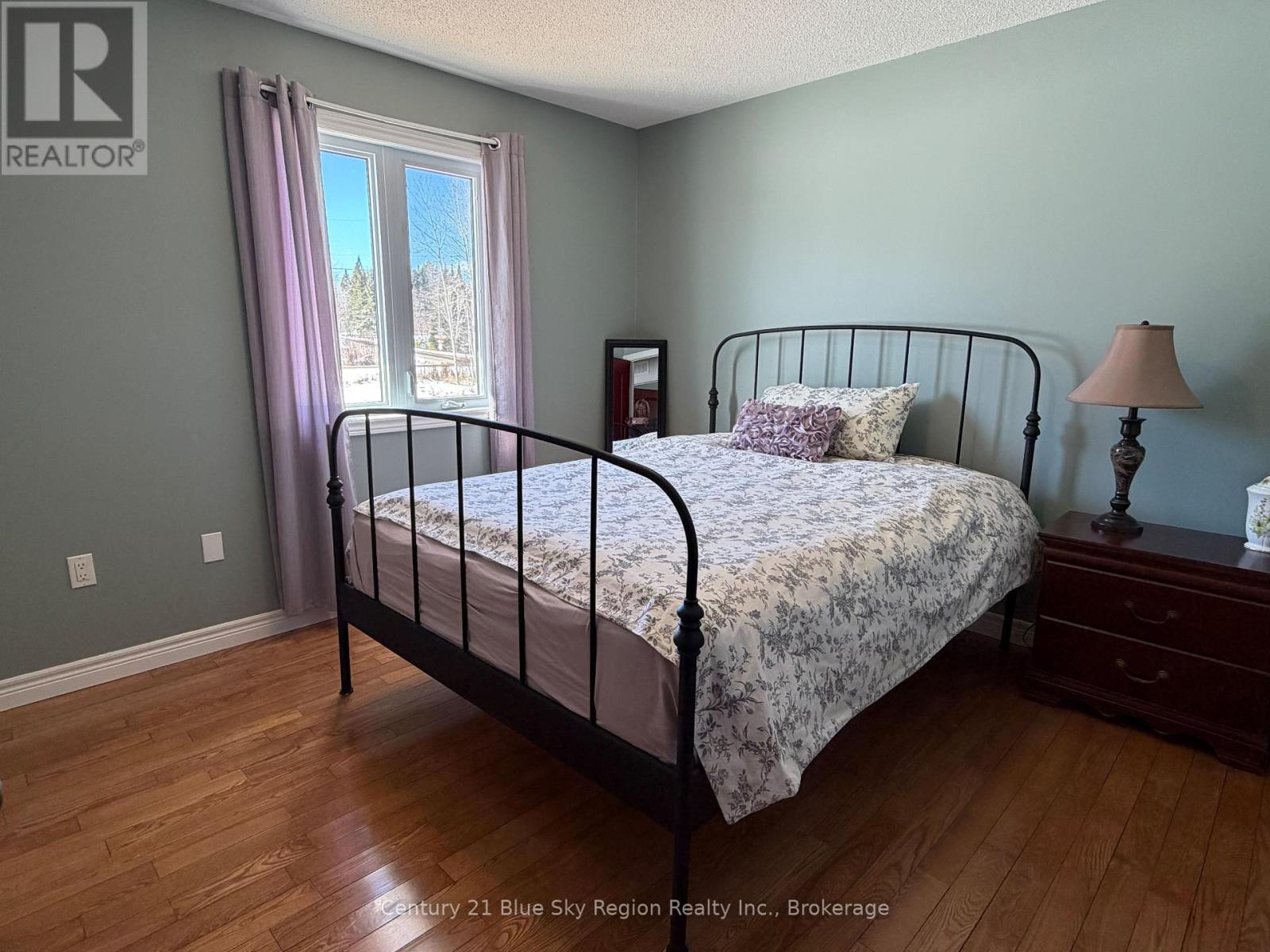 54 Sunset Cove Road, Callander, Ontario  P0H 1H0 - Photo 14 - X12885884