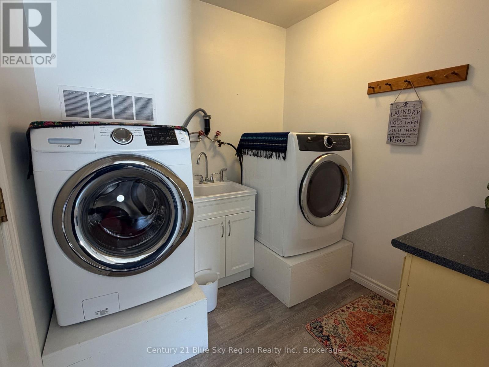 54 Sunset Cove Road, Callander, Ontario  P0H 1H0 - Photo 17 - X12885884