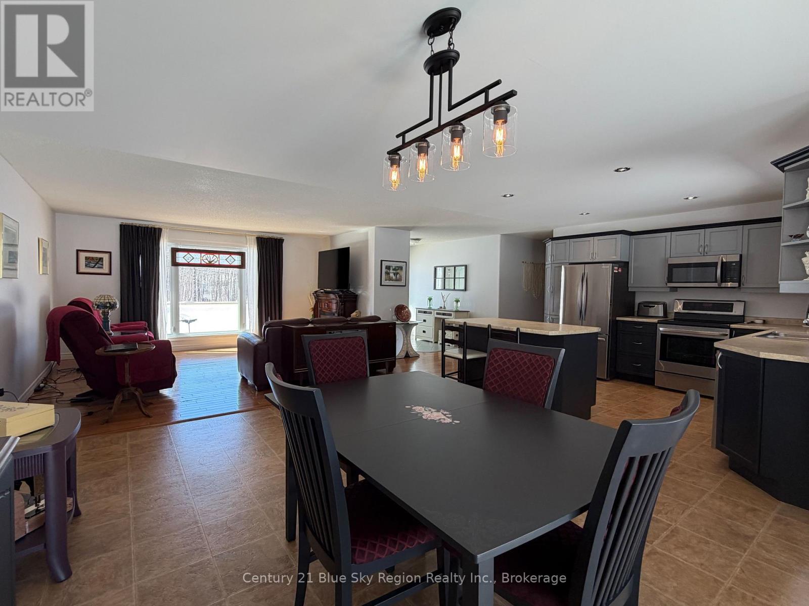 54 Sunset Cove Road, Callander, Ontario  P0H 1H0 - Photo 8 - X12885884