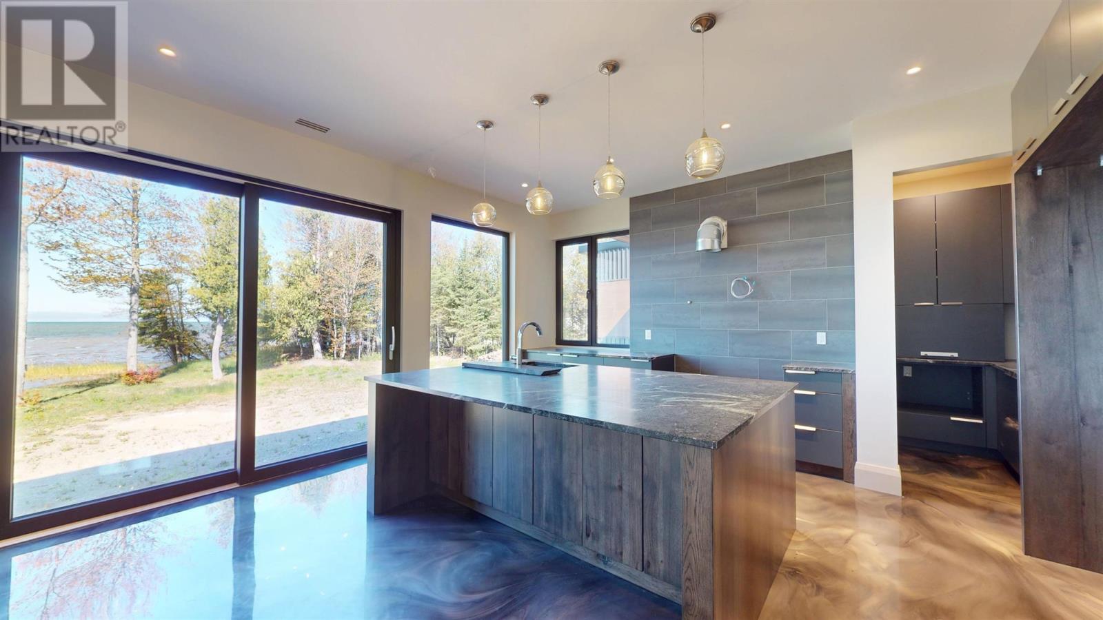 937 Sunnyside Beach Rd, Sault Ste. Marie, Ontario P6A 6K4 - Photo 17 - SM260411