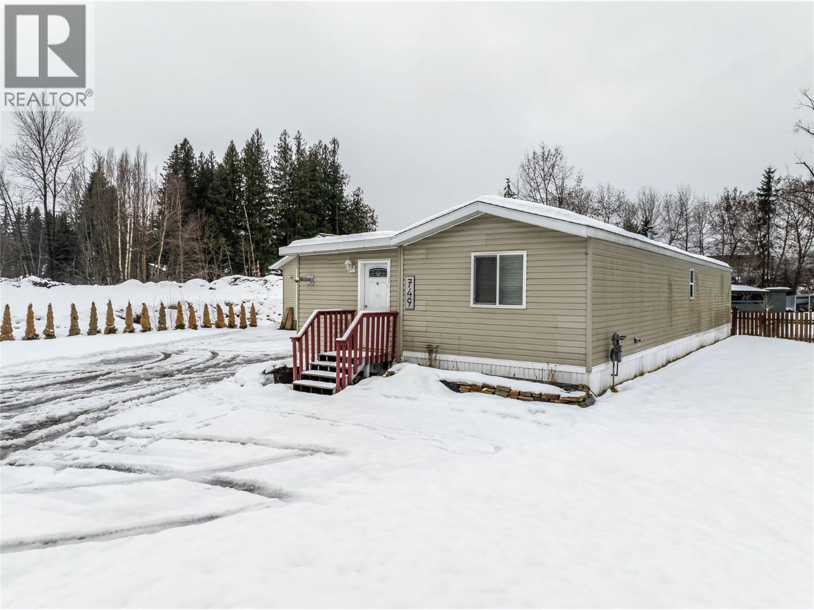 749 Big Eddy Road, Revelstoke, British Columbia  V0E 2S0 - Photo 3 - 10374666