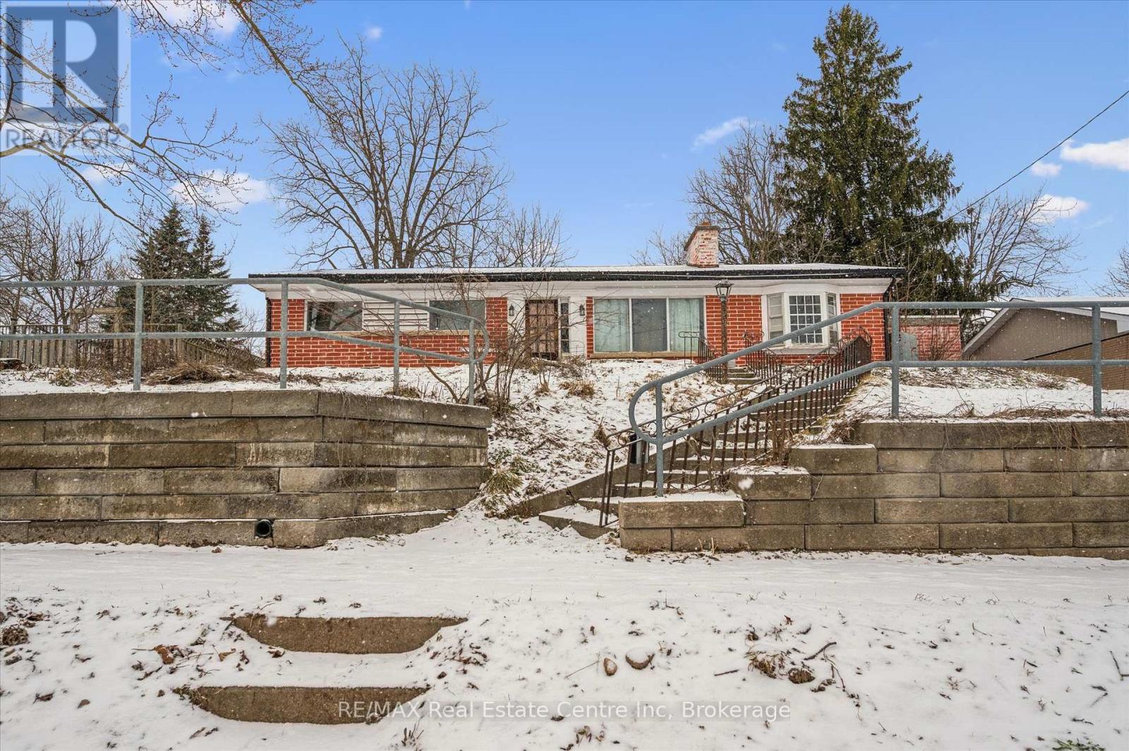 289 ST PATRICK STREET E, centre wellington (fergus), Ontario