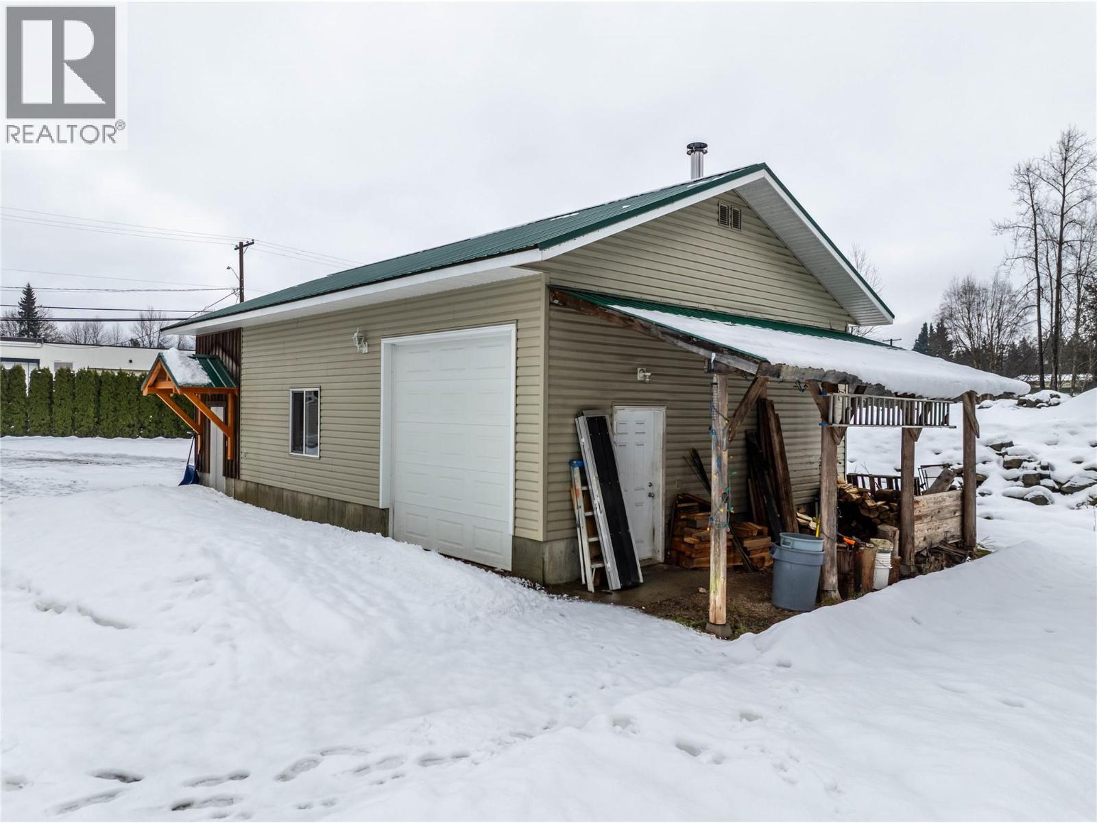 749 Big Eddy Road, Revelstoke, British Columbia  V0E 2S0 - Photo 36 - 10374666