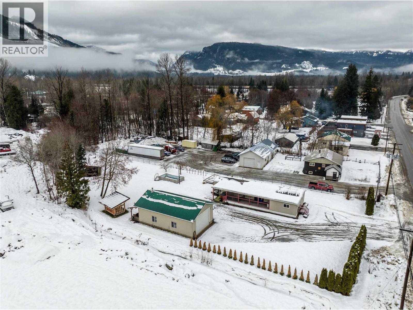 749 Big Eddy Road, Revelstoke, British Columbia  V0E 2S0 - Photo 45 - 10374666