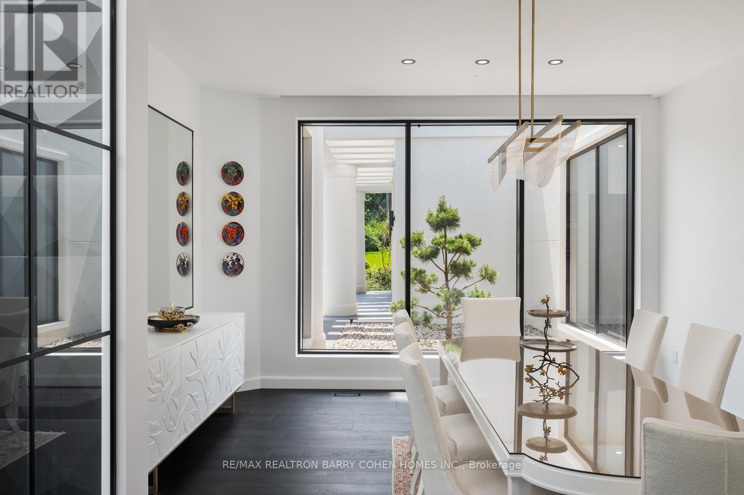 45 Park Lane Circle, Toronto, Ontario  M3C 2N3 - Photo 12 - C12885882