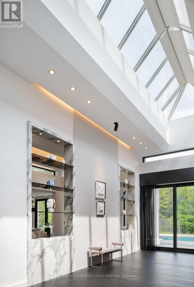 45 Park Lane Circle, Toronto, Ontario  M3C 2N3 - Photo 13 - C12885882