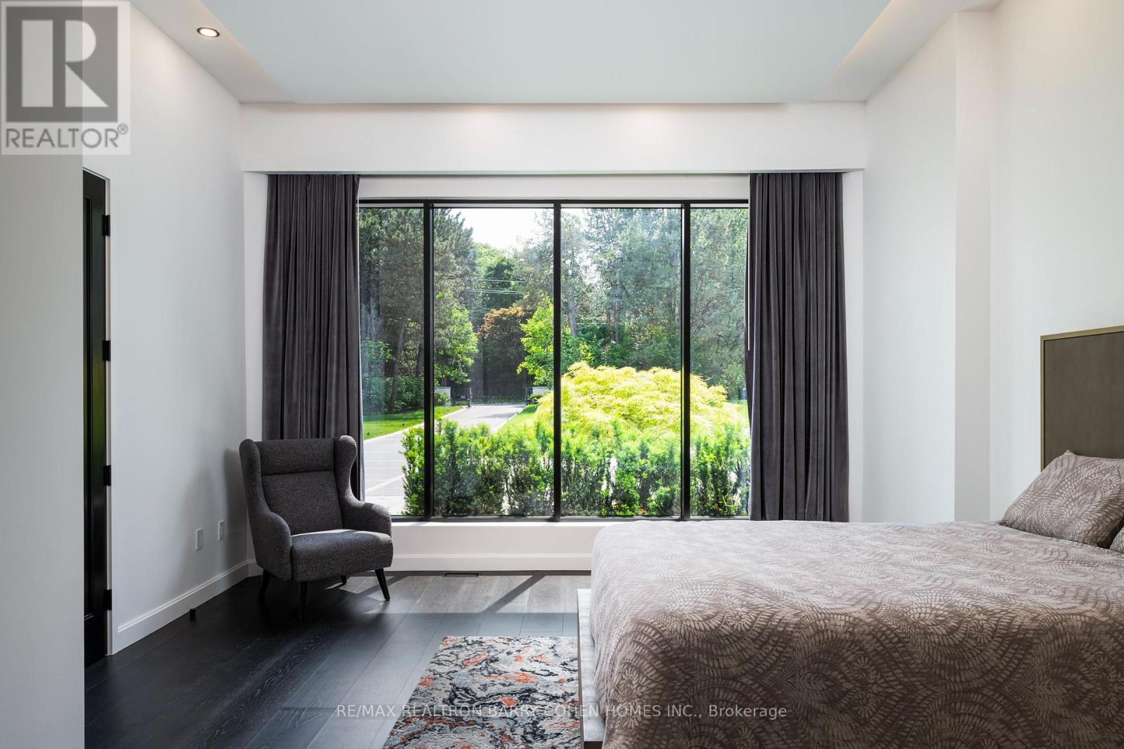 45 Park Lane Circle, Toronto, Ontario  M3C 2N3 - Photo 22 - C12885882