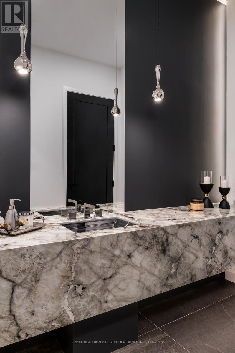 45 Park Lane Circle, Toronto, Ontario  M3C 2N3 - Photo 25 - C12885882