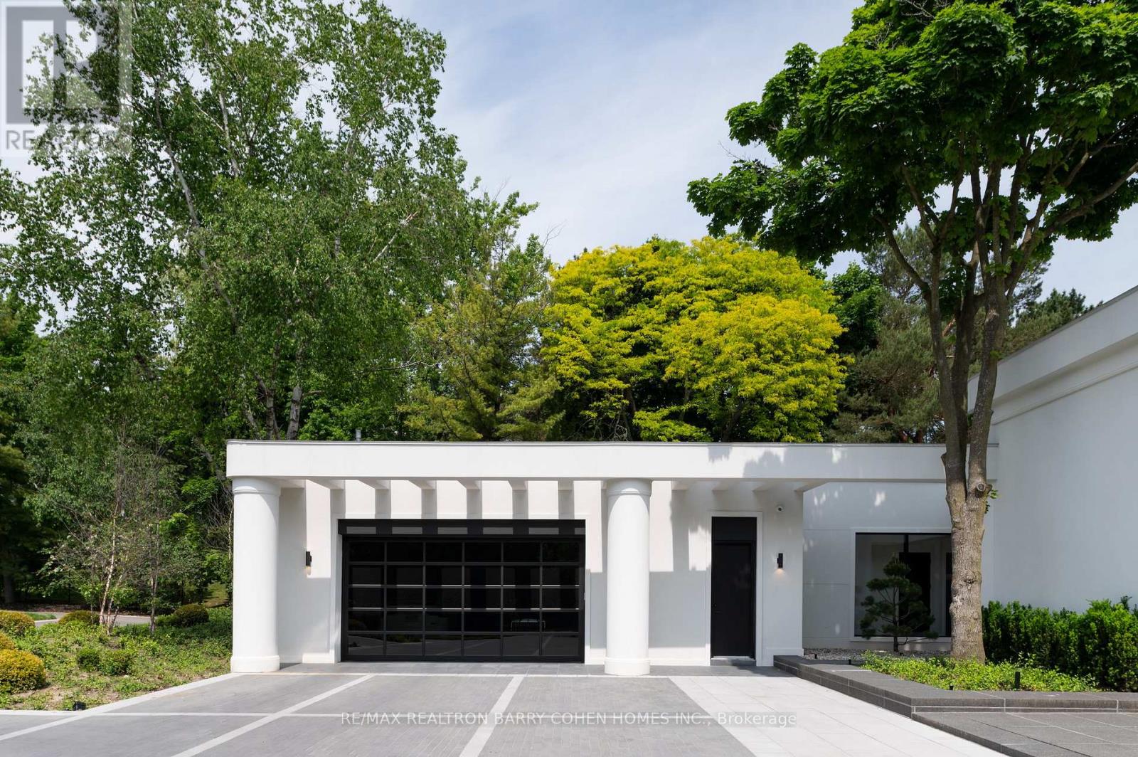 45 Park Lane Circle, Toronto, Ontario  M3C 2N3 - Photo 3 - C12885882